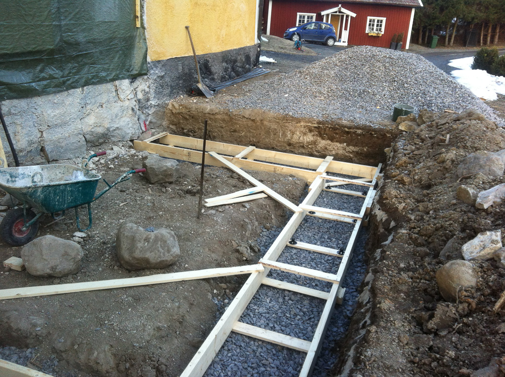 02 April 2013