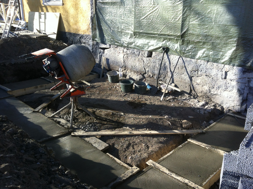03 April 2013