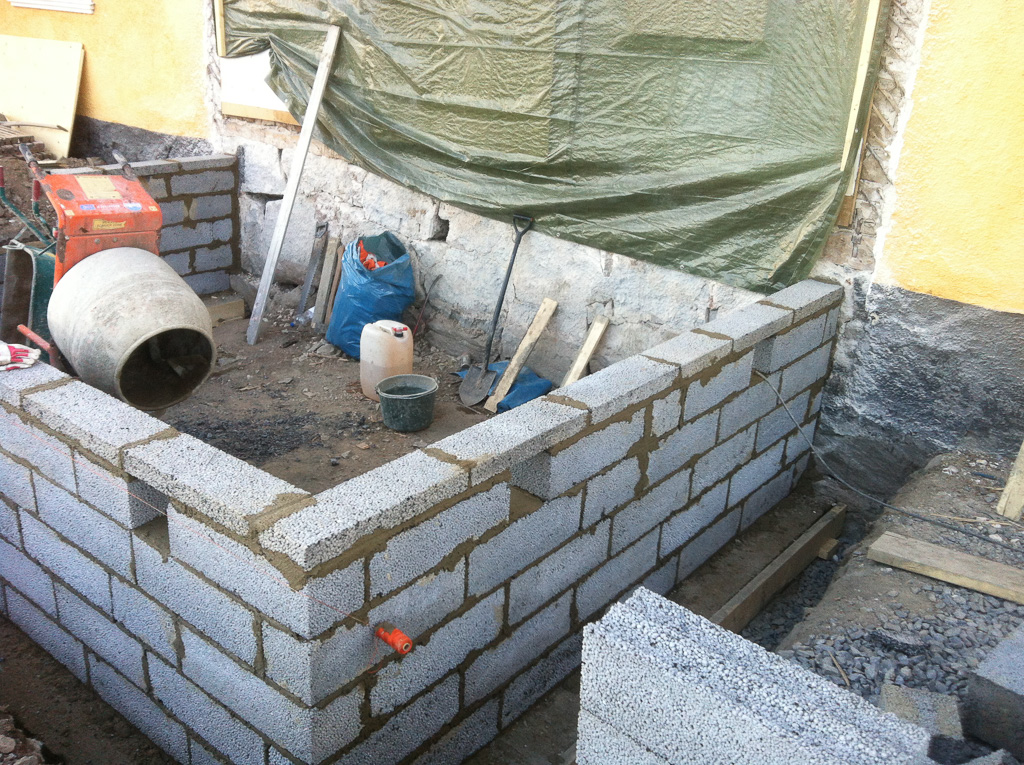 04 April 2013