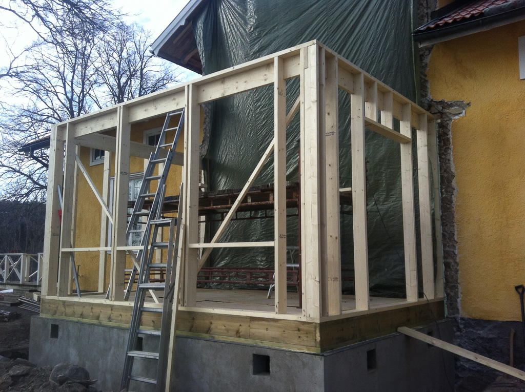 10 April 2013