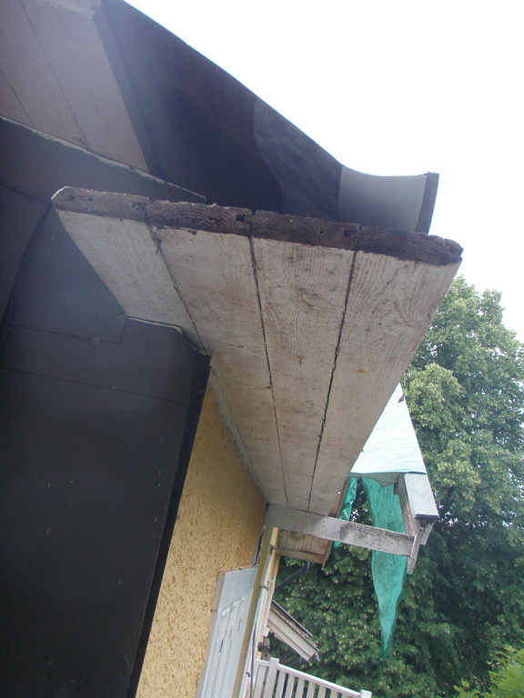 25 July 2011